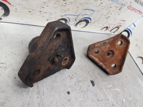 Ford 10 Ser 7810 Carraro Front Axle King Pin Pair Top, Bottom Car115729, 115729 - Front axle for Farm tractor: picture 3 Ford 10 Ser 7810 Carraro Front Axle King Pin Pair Top, Bottom Car115729, 115729 - Front axle for Farm tractor: picture 3