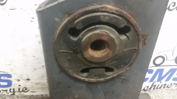 Ford New Holland 40, Ts Series Cab Mount 82021818 , 82021777 , 81866330 - Cab suspension for Farm tractor: picture 3 Ford New Holland 40, Ts Series Cab Mount 82021818 , 82021777 , 81866330 - Cab suspension for Farm tractor: picture 3