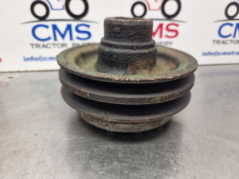 John Deere 1950, 2040, 2140, Crankshaft Pulley R70443 - Belt tensioner for Farm tractor: picture 3 John Deere 1950, 2040, 2140, Crankshaft Pulley R70443 - Belt tensioner for Farm tractor: picture 3