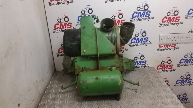 John Deere 3350, 2250 Air Cleaner And Hydraulic Reservoir Al55540, Al66857 - Air filter for Farm tractor: picture 1 John Deere 3350, 2250 Air Cleaner And Hydraulic Reservoir Al55540, Al66857 - Air filter for Farm tractor: picture 1