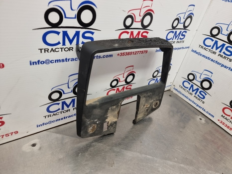 John Deere 6100, 6000, 7000, 7010 Series, Instrument Panel Damaged L79870 - Cab and interior: picture 2 John Deere 6100, 6000, 7000, 7010 Series, Instrument Panel Damaged L79870 - Cab and interior: picture 2