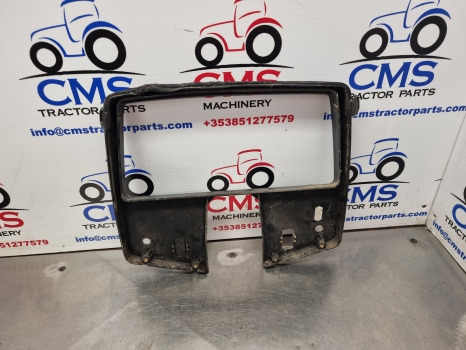 John Deere 6100, 6000, 7000, 7010 Series, Instrument Panel Damaged L79870 - Cab and interior: picture 3 John Deere 6100, 6000, 7000, 7010 Series, Instrument Panel Damaged L79870 - Cab and interior: picture 3