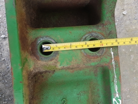 John Deere 6610, 6210, 6110, 6010, 6020, Main Weight Carrier Block 70kg L110165 - Counterweight: picture 4 John Deere 6610, 6210, 6110, 6010, 6020, Main Weight Carrier Block 70kg L110165 - Counterweight: picture 4