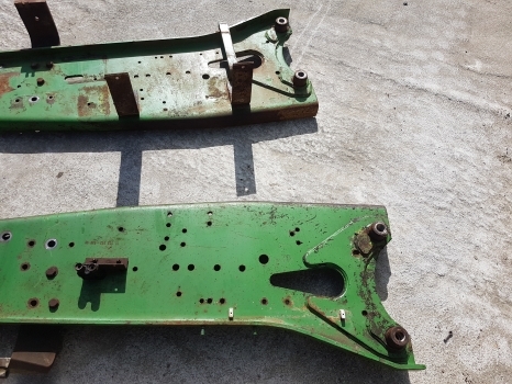John Deere 6610, 6510, 6605 Premuim Main Frame, Mounting Pair L113352, L113353 - Window and parts for Farm tractor: picture 4 John Deere 6610, 6510, 6605 Premuim Main Frame, Mounting Pair L113352, L113353 - Window and parts for Farm tractor: picture 4