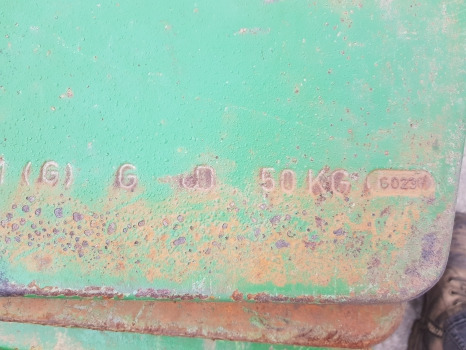 John Deere 6m, 6rseries, Front Weight Slice 50kg L38451 - Counterweight: picture 2 John Deere 6m, 6rseries, Front Weight Slice 50kg L38451 - Counterweight: picture 2