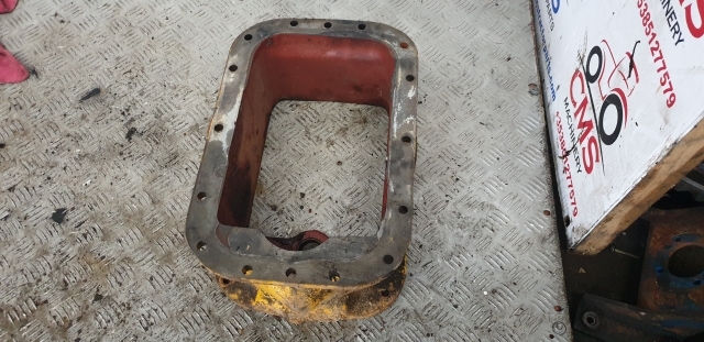 Massey Ferguson 50hx, 690, 50b Transmission Rear Axle Spicer Housing 1663273m2 - Transmission for Backhoe loader: picture 1 Massey Ferguson 50hx, 690, 50b Transmission Rear Axle Spicer Housing 1663273m2 - Transmission for Backhoe loader: picture 1