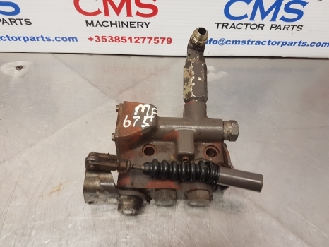 Massey Ferguson 675, 399, 372n, 375, 4225, 4255 Hydraulic Valve Assy 1679099m95 - Hydraulic valve for Farm tractor: picture 1 Massey Ferguson 675, 399, 372n, 375, 4225, 4255 Hydraulic Valve Assy 1679099m95 - Hydraulic valve for Farm tractor: picture 1
