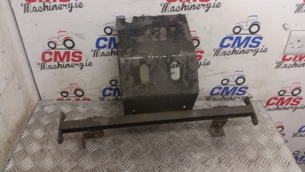 Massey Ferguson 690 Engine Support Plate, Bracket - Engine and parts for Farm tractor: picture 1 Massey Ferguson 690 Engine Support Plate, Bracket - Engine and parts for Farm tractor: picture 1