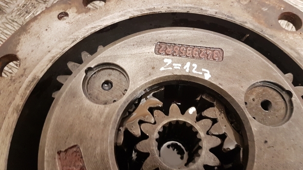 Massey Ferguson 8100 Series Hub Cover With Planetary And Sun Gears 3429856m1 - Front axle for Farm tractor: picture 4 Massey Ferguson 8100 Series Hub Cover With Planetary And Sun Gears 3429856m1 - Front axle for Farm tractor: picture 4