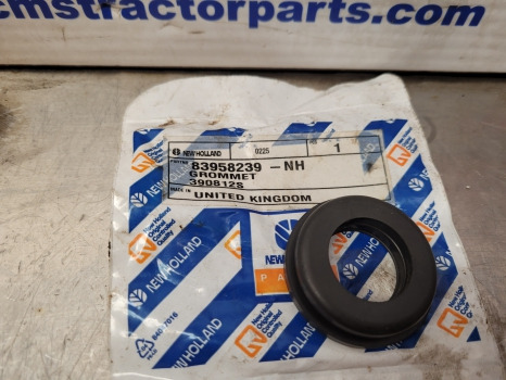 New Holland Ford Case 10, 30, Ts, 40, Tm, Mxm Ser Valve Cover Grommet 83958239 - Engine and parts: picture 2 New Holland Ford Case 10, 30, Ts, 40, Tm, Mxm Ser Valve Cover Grommet 83958239 - Engine and parts: picture 2