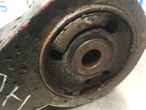 New Holland T6.180, T5, T6, Tsa Cab Support Lhs 82028239, 82032679, 84545222 - Cab suspension for Farm tractor: picture 5 New Holland T6.180, T5, T6, Tsa Cab Support Lhs 82028239, 82032679, 84545222 - Cab suspension for Farm tractor: picture 5