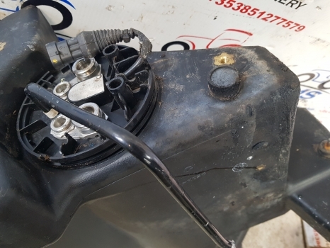 New Holland T6 Steyr Case Maxxum 145 Adblue Tank 47744994, 48049876, 84144089 - AdBlue tank for Farm tractor: picture 3 New Holland T6 Steyr Case Maxxum 145 Adblue Tank 47744994, 48049876, 84144089 - AdBlue tank for Farm tractor: picture 3