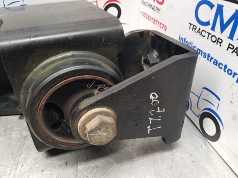 New Holland T7.200, T7.185 Case Puma 150 Cab Suspension Bracket Lhs 84353070 - Cab suspension for Agricultural machinery: picture 2 New Holland T7.200, T7.185 Case Puma 150 Cab Suspension Bracket Lhs 84353070 - Cab suspension for Agricultural machinery: picture 2