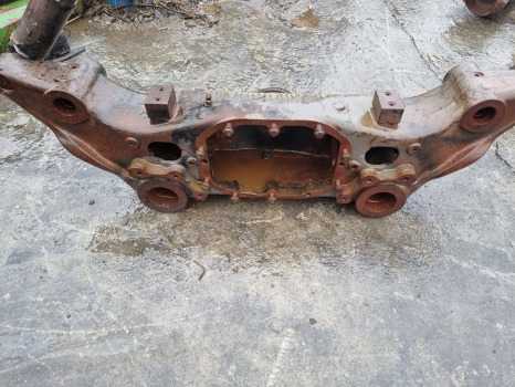 Renault Ares 836, 656 Rx/rz Front Axle Beam Housing 12057, 6000104413 - Front axle: picture 4 Renault Ares 836, 656 Rx/rz Front Axle Beam Housing 12057, 6000104413 - Front axle: picture 4