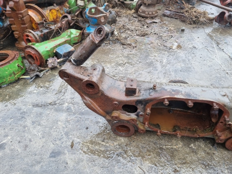Renault Ares 836, 656 Rx/rz Front Axle Beam Housing 12057, 6000104413 - Front axle: picture 5 Renault Ares 836, 656 Rx/rz Front Axle Beam Housing 12057, 6000104413 - Front axle: picture 5