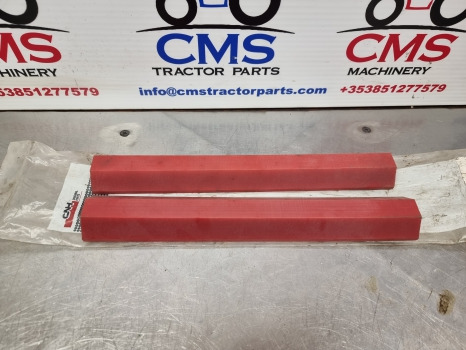 New Holland Lb, Lbb, Tl, Tlb Sliding Pad Pair 85808473 - Spare parts for Backhoe loader: picture 2 New Holland Lb, Lbb, Tl, Tlb Sliding Pad Pair 85808473 - Spare parts for Backhoe loader: picture 2