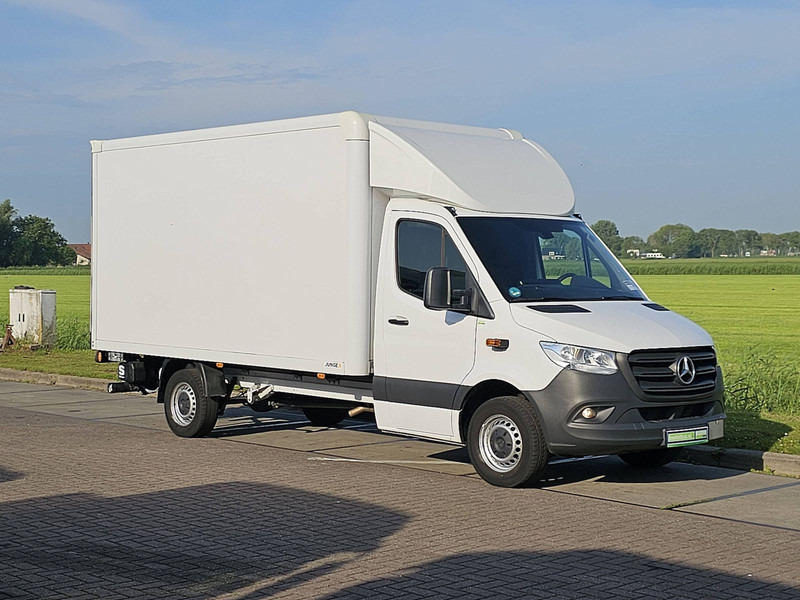 Mercedes-Benz Sprinter 317 Bakwagen Laadklep! - Closed box van: picture 4 Mercedes-Benz Sprinter 317 Bakwagen Laadklep! - Closed box van: picture 4