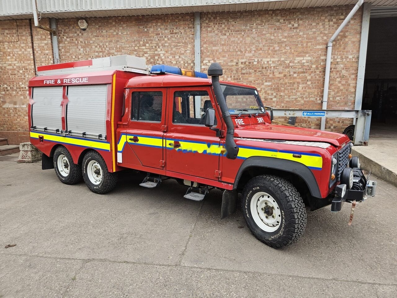 Land Rover 130 - Fire engine: picture 4 Land Rover 130 - Fire engine: picture 4