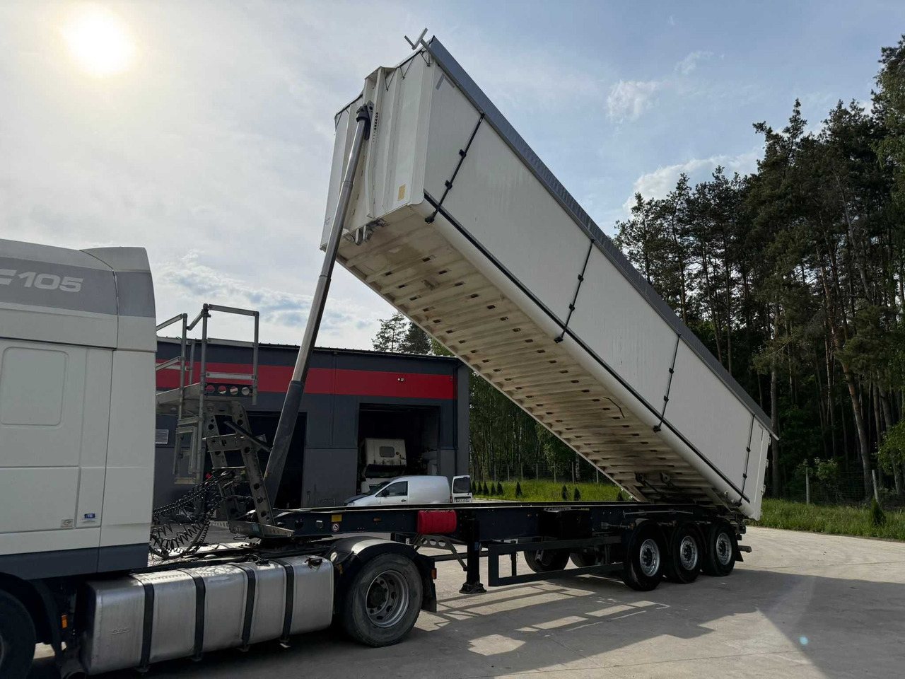 Wywrotka Schmitz 59 m3, 2018 rok, oś podnoszona, drzwi z Francji - Tipper semi-trailer: picture 2 Wywrotka Schmitz 59 m3, 2018 rok, oś podnoszona, drzwi z Francji - Tipper semi-trailer: picture 2