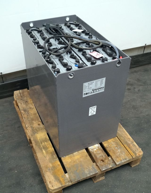 Jungheinrich unknown | Battery 48V620Ah 48 4PZS620 year 4/2021 933 kg dimension Battery 48V620Ah 48 4PZS620 year 4/2021 933 kg dimensions 83,5x52,5x78,5cm sn. C8122448 - Battery for Material handling equipment: picture 1 Jungheinrich unknown | Battery 48V620Ah 48 4PZS620 year 4/2021 933 kg dimension Battery 48V620Ah 48 4PZS620 year 4/2021 933 kg dimensions 83,5x52,5x78,5cm sn. C8122448 - Battery for Material handling equipment: picture 1