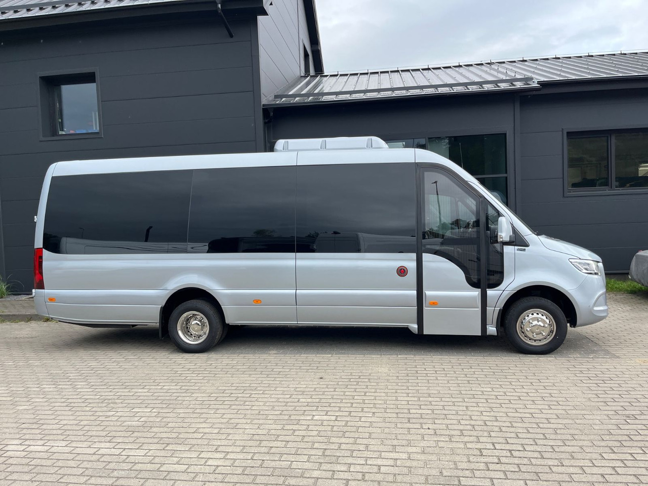 Mercedes-Benz Sprinter 519 TRANSFER XL / 22+1+1 / ON STOCK!!! Mercedes-Benz Sprinter 519 TOURIST XL/ 21-24 Seats/ IN STOCK! - Minibus, People carrier: picture 4 Mercedes-Benz Sprinter 519 TRANSFER XL / 22+1+1 / ON STOCK!!! Mercedes-Benz Sprinter 519 TOURIST XL/ 21-24 Seats/ IN STOCK! - Minibus, People carrier: picture 4