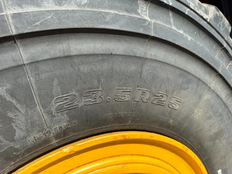 Wheel loader Volvo L120 F: picture 16