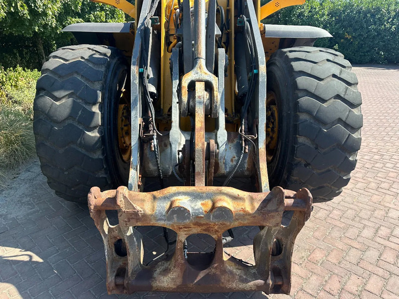 Wheel loader Volvo L120 F: picture 8