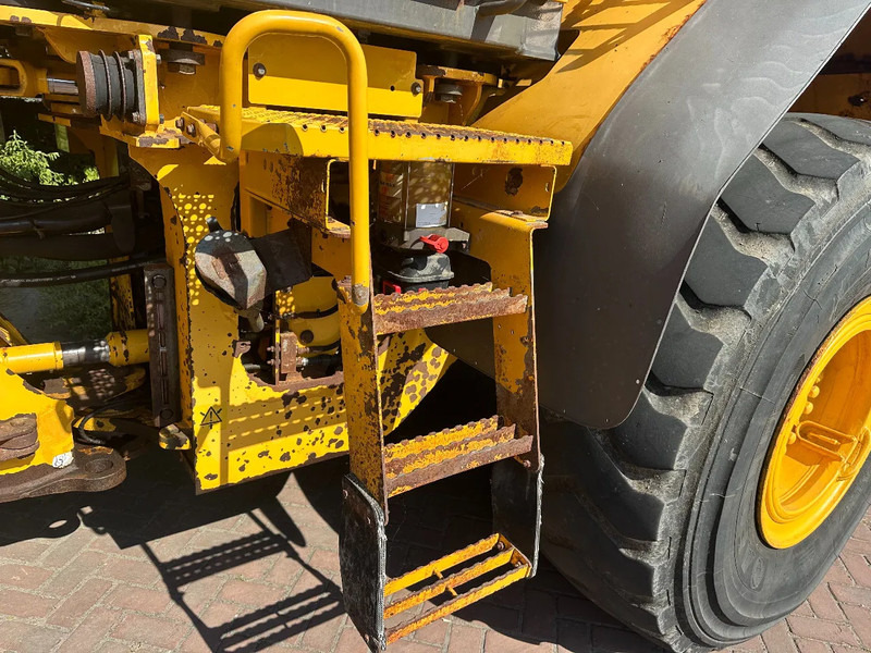 Wheel loader Volvo L120 F: picture 10