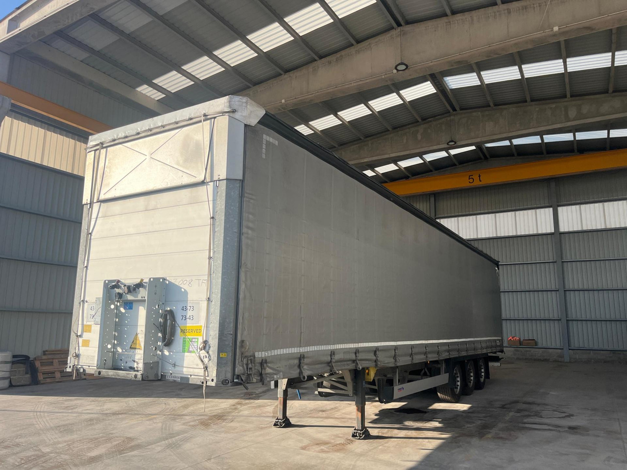 Schmitz Cargobull SCS24/L Varios - Curtainsider semi-trailer: picture 1 Schmitz Cargobull SCS24/L Varios - Curtainsider semi-trailer: picture 1