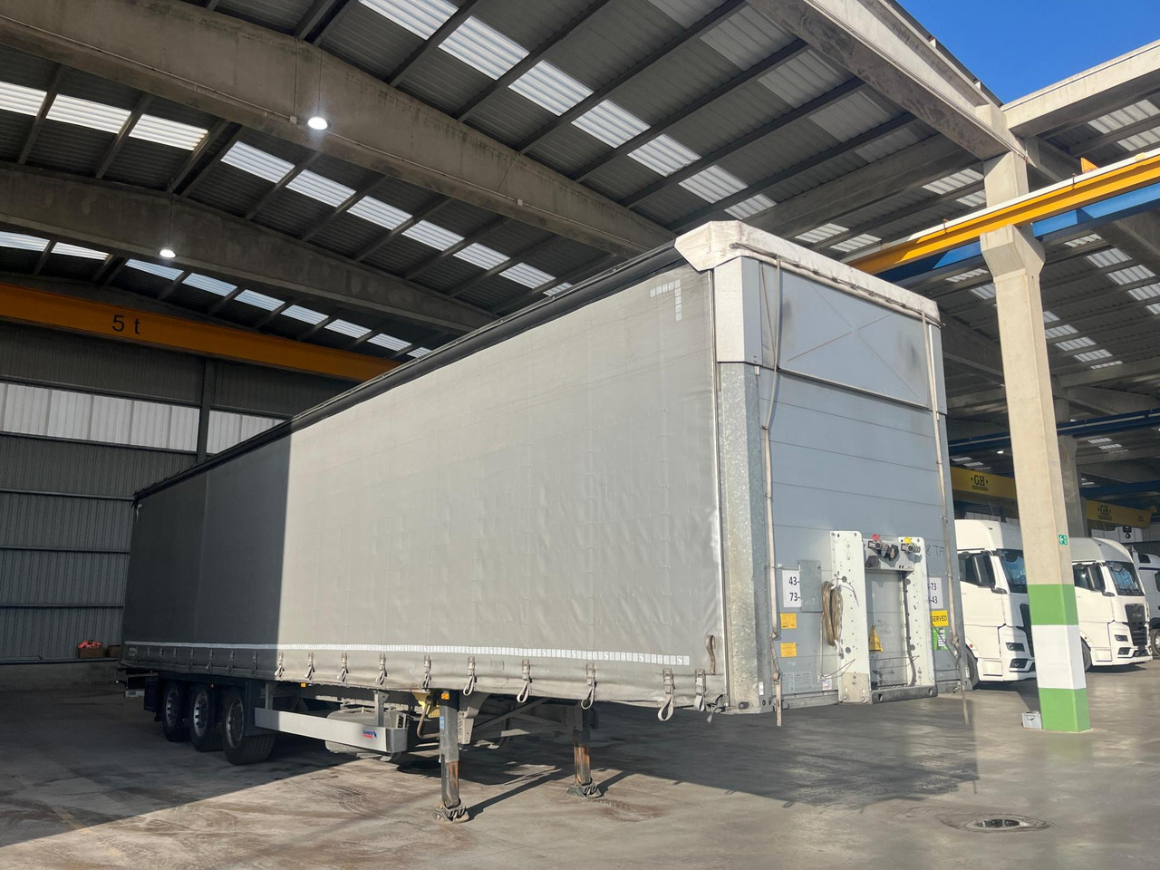 Schmitz Cargobull SCS24/L Varios - Curtainsider semi-trailer: picture 2 Schmitz Cargobull SCS24/L Varios - Curtainsider semi-trailer: picture 2