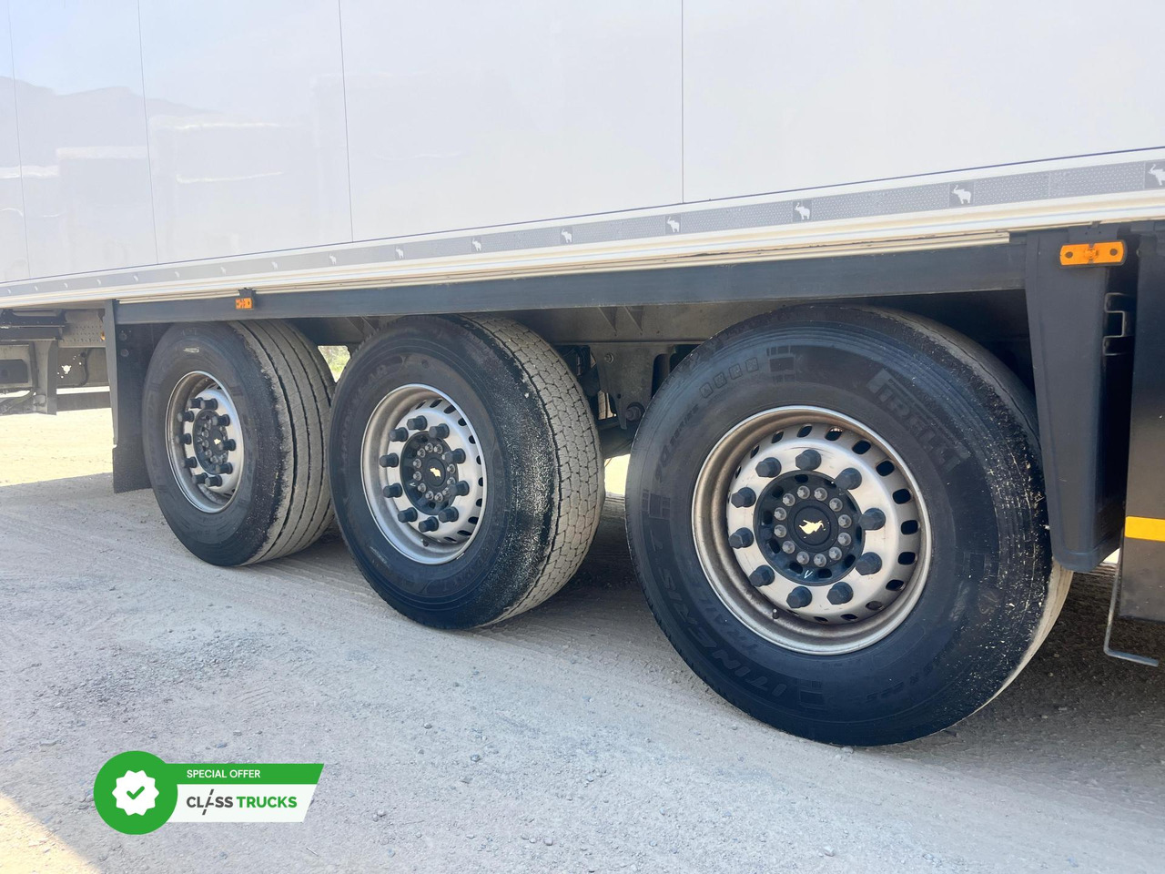 Schmitz Cargobull SKO Double Deck FP 45 Carrier Vector 1550 h2.7m - Refrigerated semi-trailer: picture 4 Schmitz Cargobull SKO Double Deck FP 45 Carrier Vector 1550 h2.7m - Refrigerated semi-trailer: picture 4