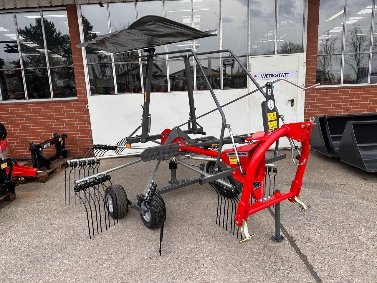 Massey Ferguson 361 DN - Tedder/ Rake: picture 2 Massey Ferguson 361 DN - Tedder/ Rake: picture 2