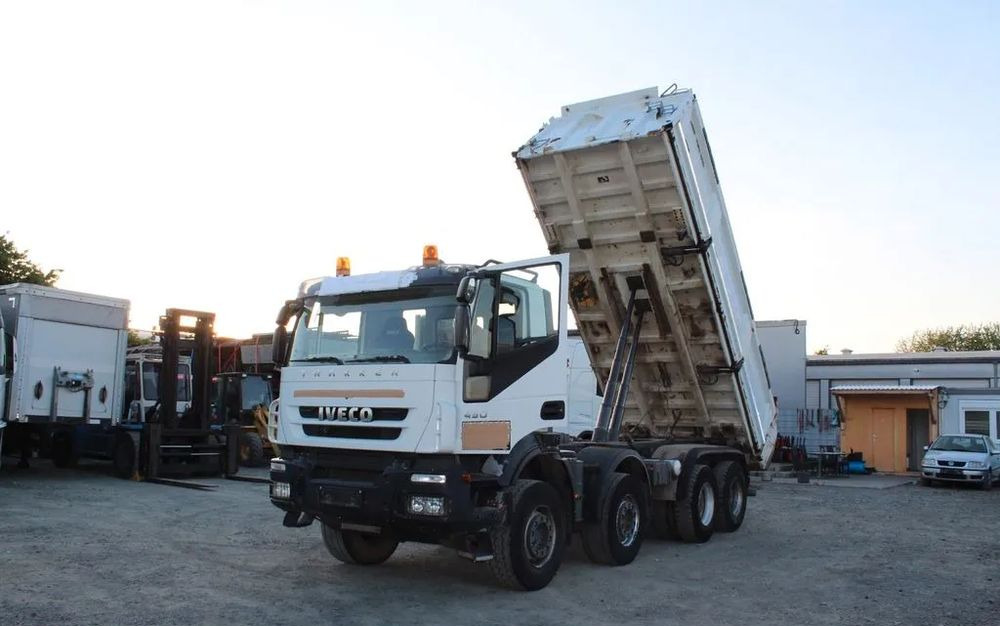 Iveco Trakker 450 |8x4 | Wywrotka trójstronna Meiller Bordmatik | Euro 5 | - Tipper: picture 3 Iveco Trakker 450 |8x4 | Wywrotka trójstronna Meiller Bordmatik | Euro 5 | - Tipper: picture 3