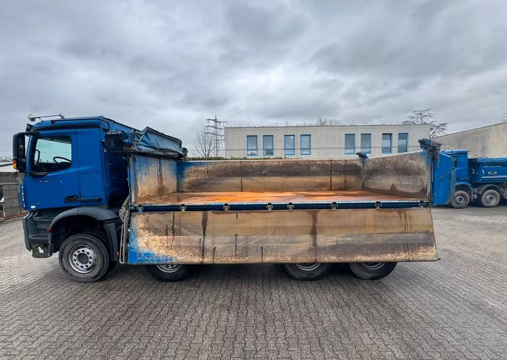 Mercedes-Benz Arocs 3442 / 8x4 / 3-stronny Kipper / TYLKO 160 000 km / Euro 6 / Automatik - Tipper: picture 3 Mercedes-Benz Arocs 3442 / 8x4 / 3-stronny Kipper / TYLKO 160 000 km / Euro 6 / Automatik - Tipper: picture 3