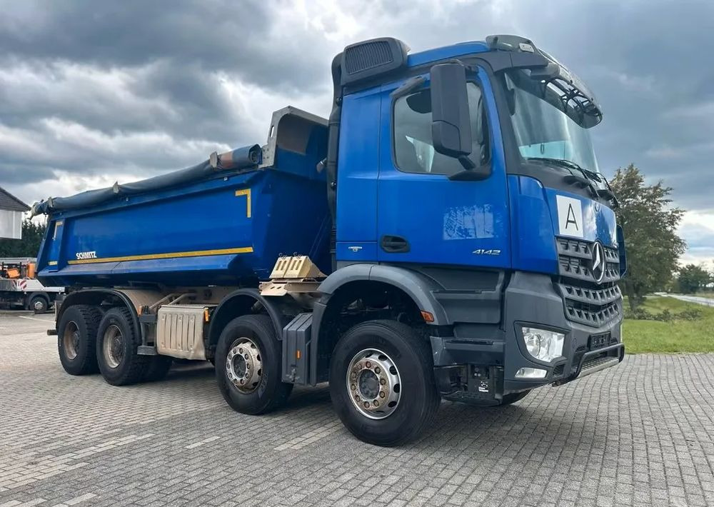 Mercedes-Benz Arocs 4142 | Wywrotka Schmitz | 8x4 | Euro 6 | Klima | Retarder | 242 598 km - Tipper: picture 1 Mercedes-Benz Arocs 4142 | Wywrotka Schmitz | 8x4 | Euro 6 | Klima | Retarder | 242 598 km - Tipper: picture 1