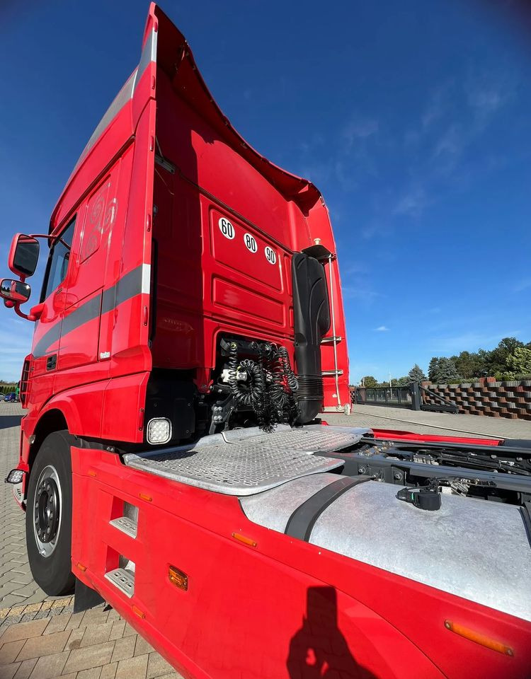 DAF XF 530 Super Space Cab | RETARDER | KLIMATYZACJA | EURO 6 | 2018 | 530 000 km - Tractor unit: picture 5 DAF XF 530 Super Space Cab | RETARDER | KLIMATYZACJA | EURO 6 | 2018 | 530 000 km - Tractor unit: picture 5