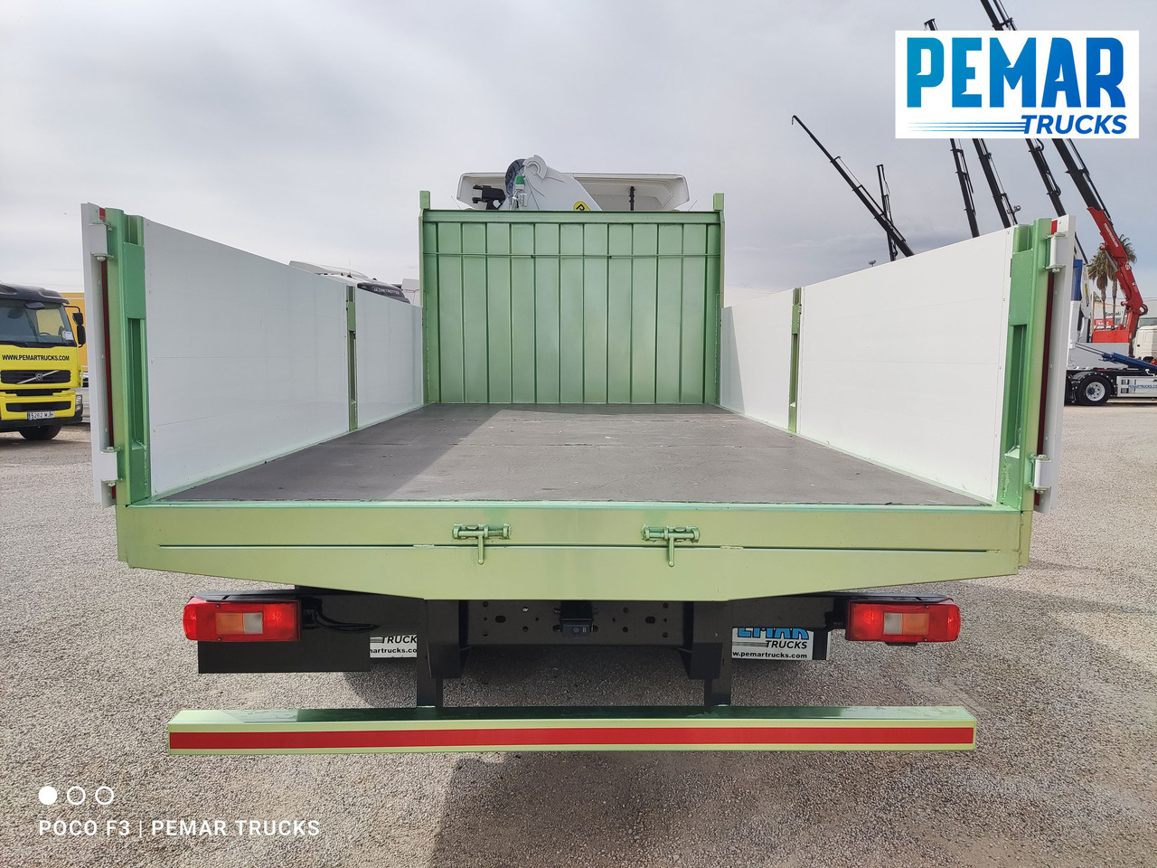 Dropside/ Flatbed truck, Crane truck VOLVO FM 330 4X2 GRUA CAJA FIJA: picture 11 Dropside/ Flatbed truck, Crane truck VOLVO FM 330 4X2 GRUA CAJA FIJA: picture 11