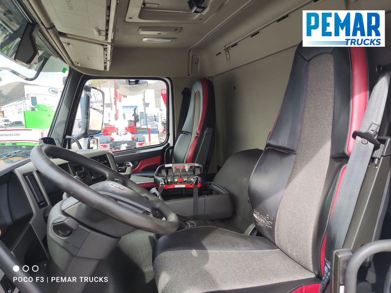 Dropside/ Flatbed truck, Crane truck VOLVO FM 330 4X2 GRUA CAJA FIJA: picture 29 Dropside/ Flatbed truck, Crane truck VOLVO FM 330 4X2 GRUA CAJA FIJA: picture 29