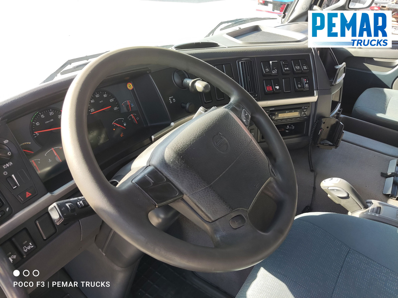 Car transporter truck, Crane truck VOLVO FM 410 6X2 GRUA PORTAMAQUINARIA: picture 24