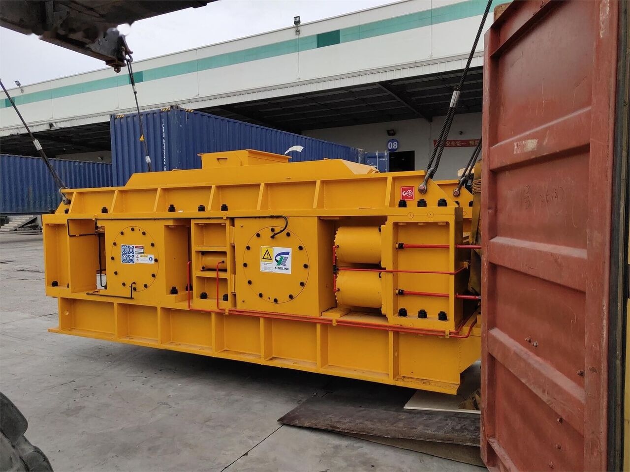 New Crusher Kinglink KL2PGS1500 hydraulic roller crusher for sand making: picture 6