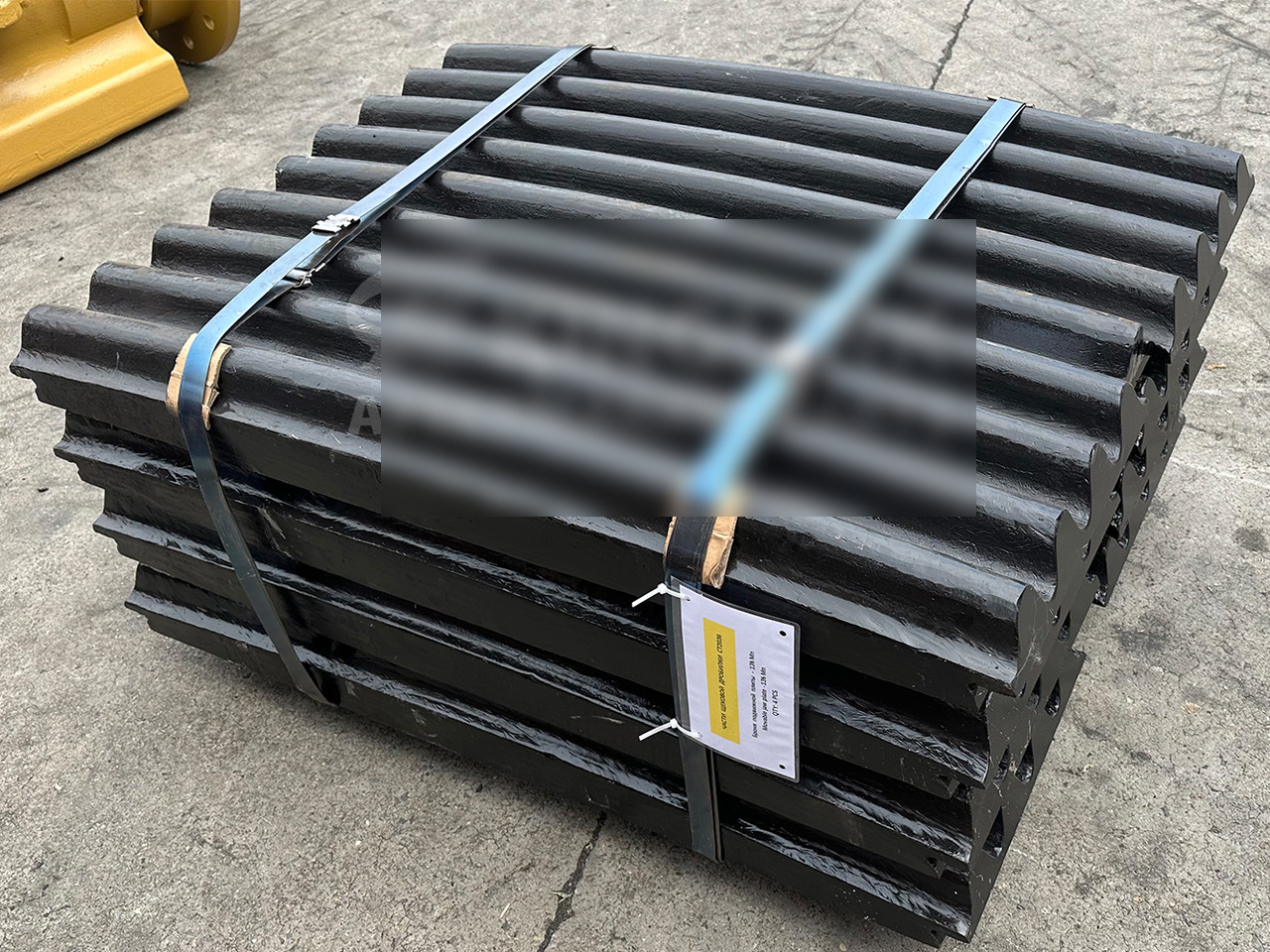 KINGLINK High Manganese Steel Movable Jaw Plates 17003347 for CT2036 Jaw Crusher - Spare parts for Construction machinery: picture 3 KINGLINK High Manganese Steel Movable Jaw Plates 17003347 for CT2036 Jaw Crusher - Spare parts for Construction machinery: picture 3