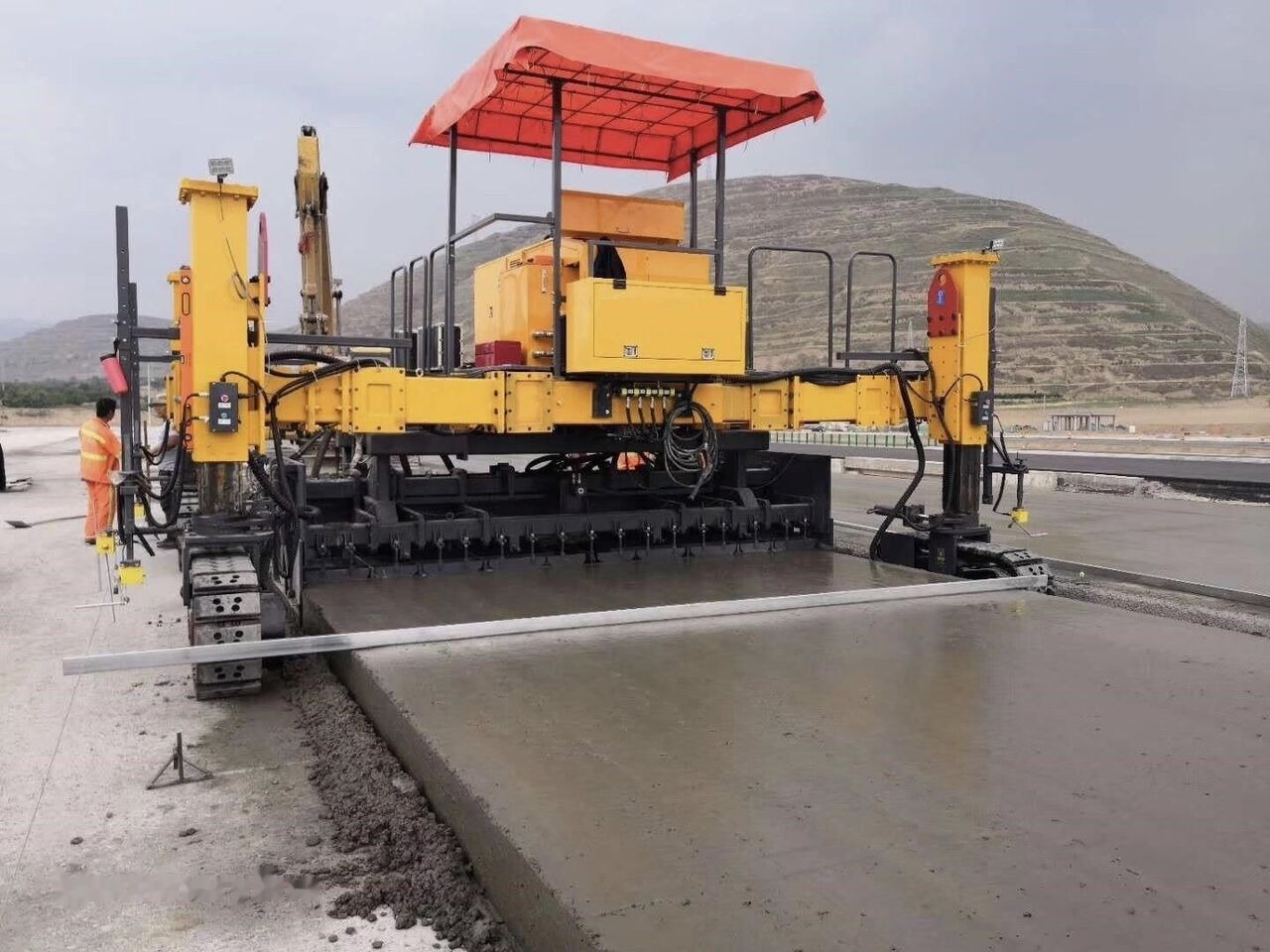 Wirtgen SP500 Concrete Slipform Paver - Slipform paver: picture 1 Wirtgen SP500 Concrete Slipform Paver - Slipform paver: picture 1