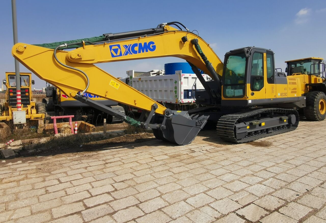 XCMG XE235C - Crawler excavator: picture 3 XCMG XE235C - Crawler excavator: picture 3