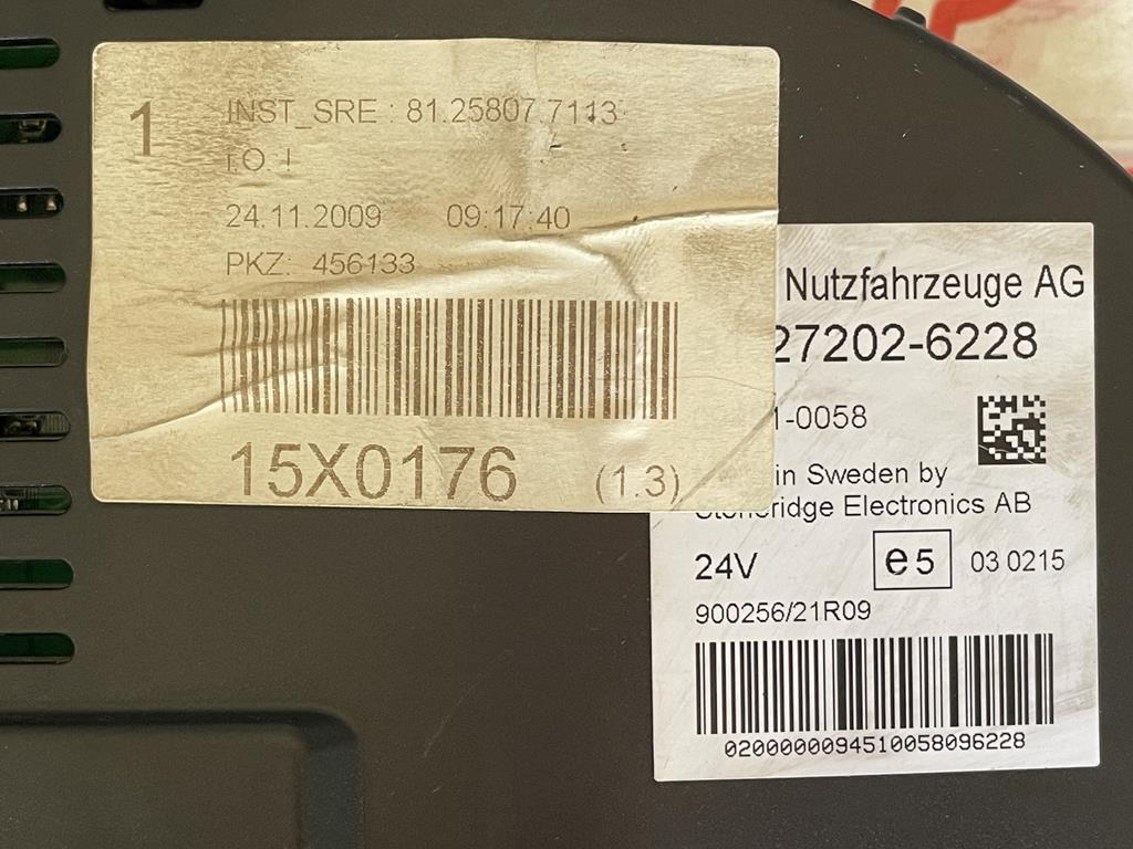 MAN TGA - 81.27202-6228 - Dashboard for Truck: picture 2 MAN TGA - 81.27202-6228 - Dashboard for Truck: picture 2