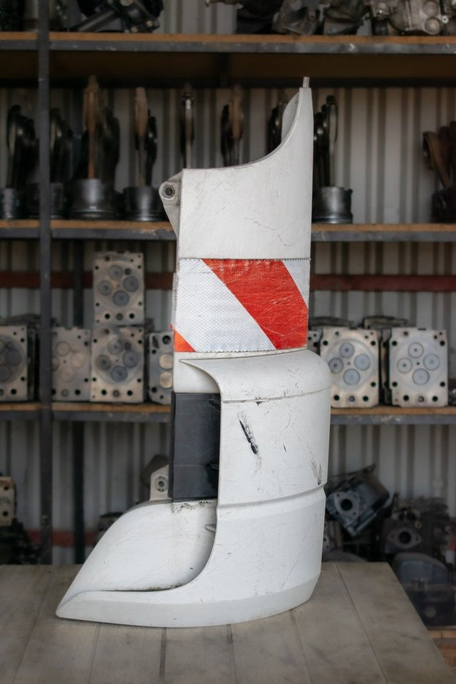 MERCEDES-BENZ ACTROS MP II LEFT - DRIVER - Bumper corner for Truck: picture 1 MERCEDES-BENZ ACTROS MP II LEFT - DRIVER - Bumper corner for Truck: picture 1