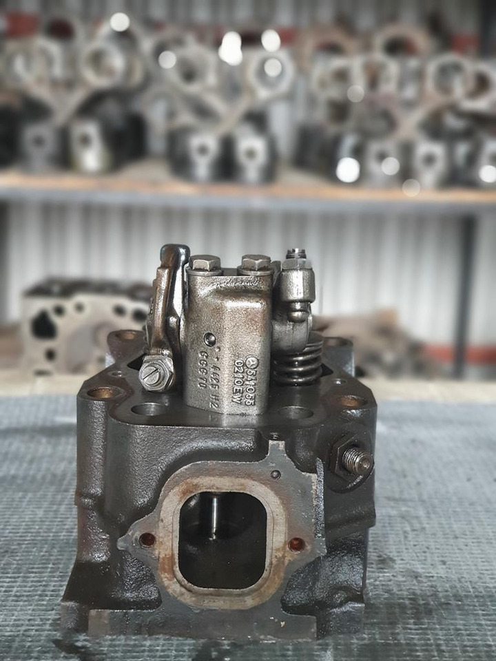 MERCEDES-BENZ ACTROS OM 541 EURO III - Cylinder head for Truck: picture 2 MERCEDES-BENZ ACTROS OM 541 EURO III - Cylinder head for Truck: picture 2