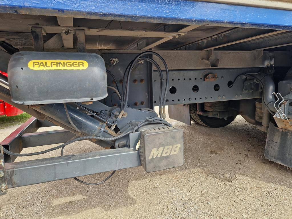 Curtain side truck MERCEDES-BENZ ATEGO 1218: picture 9