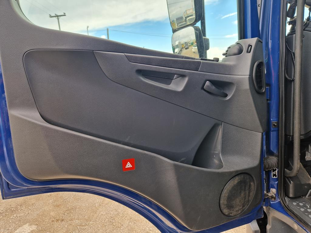 Curtain side truck MERCEDES-BENZ ATEGO 1218: picture 15