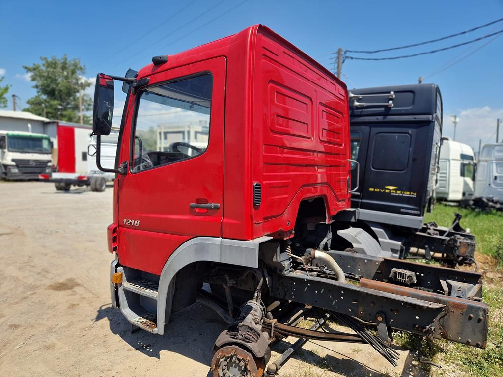 MERCEDES-BENZ ATEGO 2 1218 - Cab for Truck: picture 3 MERCEDES-BENZ ATEGO 2 1218 - Cab for Truck: picture 3