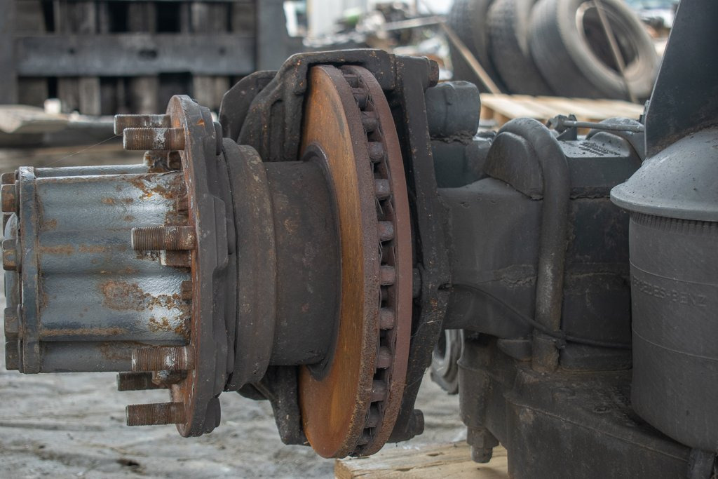 MERCEDES-BENZ ATEGO 8HOLE - PASSENGER - Brake caliper for Truck: picture 2 MERCEDES-BENZ ATEGO 8HOLE - PASSENGER - Brake caliper for Truck: picture 2